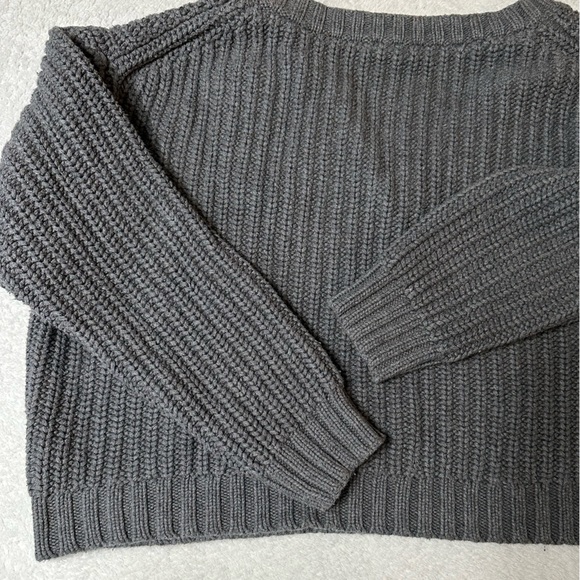 ATM Chunky V Neck Pullover - Picture 7 of 11